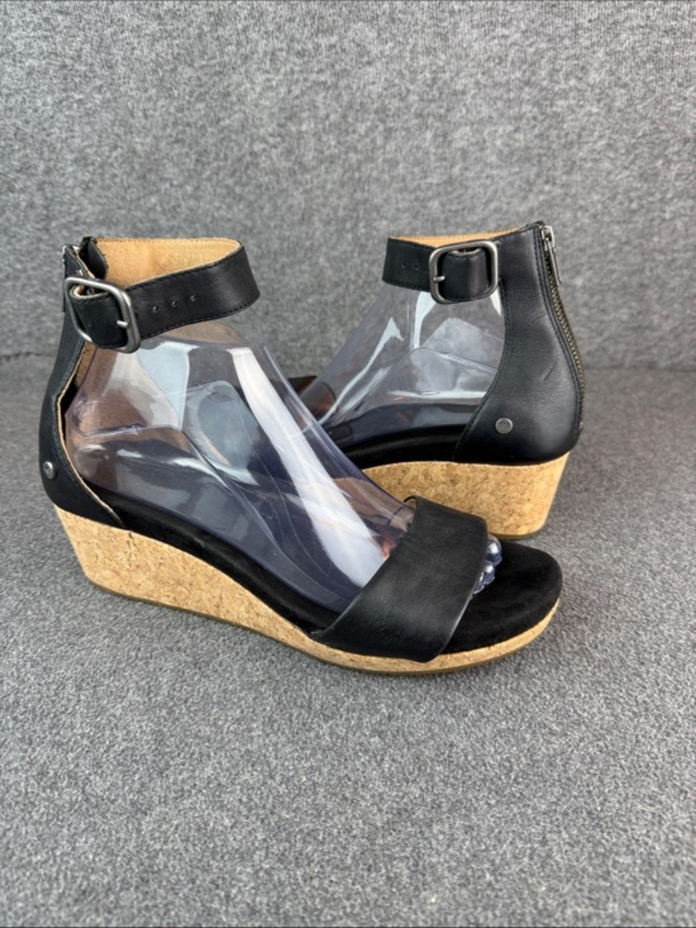 Ugg Zoe‎ II Wedge Sandals Womens 9 Black Leather Adjustable Ankle Straps Cork